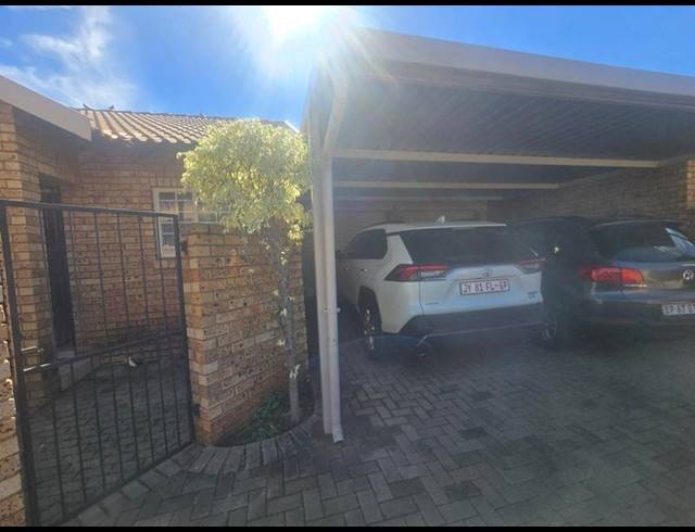 3 BEDROOM TOWNHOUSE FOR SALE IN ANNLIN